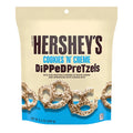 Pretzels bañados en Hershey's Cookies 'n' Creme